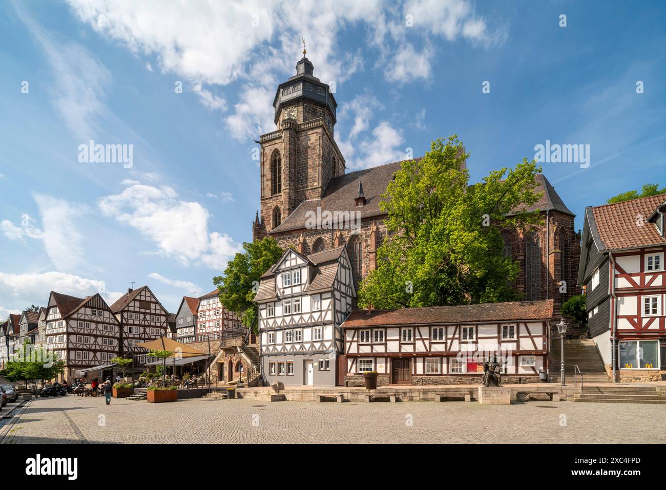 Homberg (Efze), Marktplatz mit Blick auf die Pfarrkirche St. Marien Stockfoto