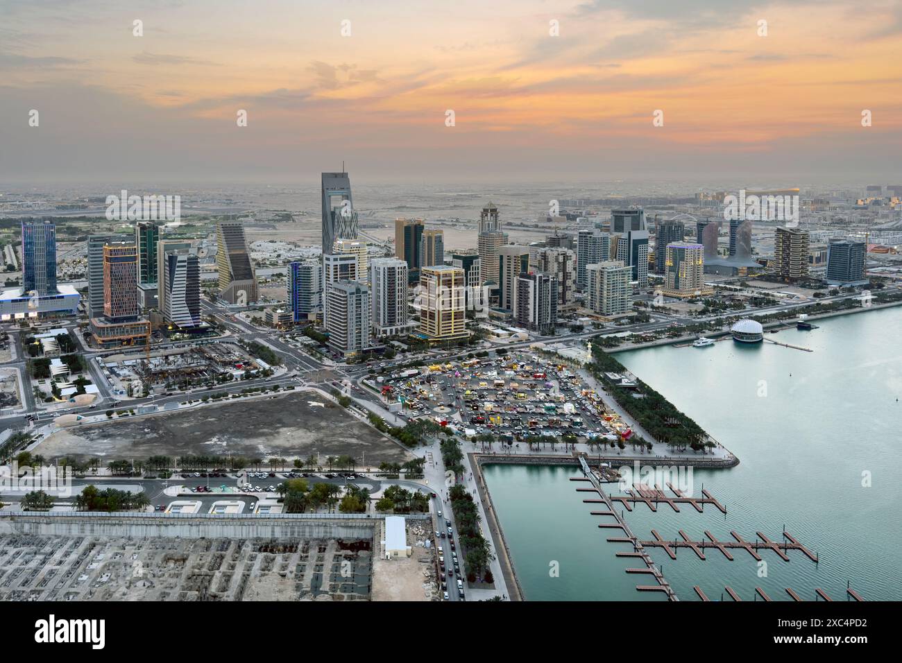 Lusail Gebäude und Skyline bei Sonnenuntergang Stockfoto