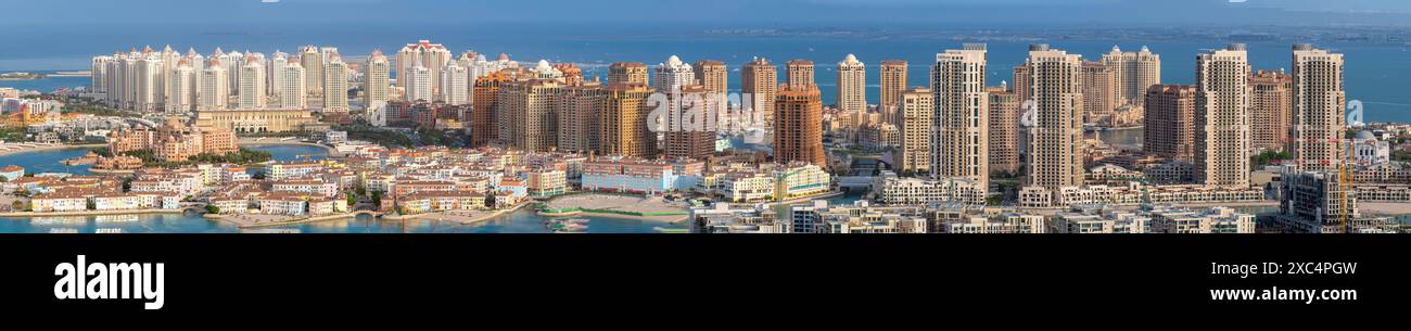 Panoramablick auf Peral Qatar Porto Arabien Viva Bahriya Katar Stockfoto