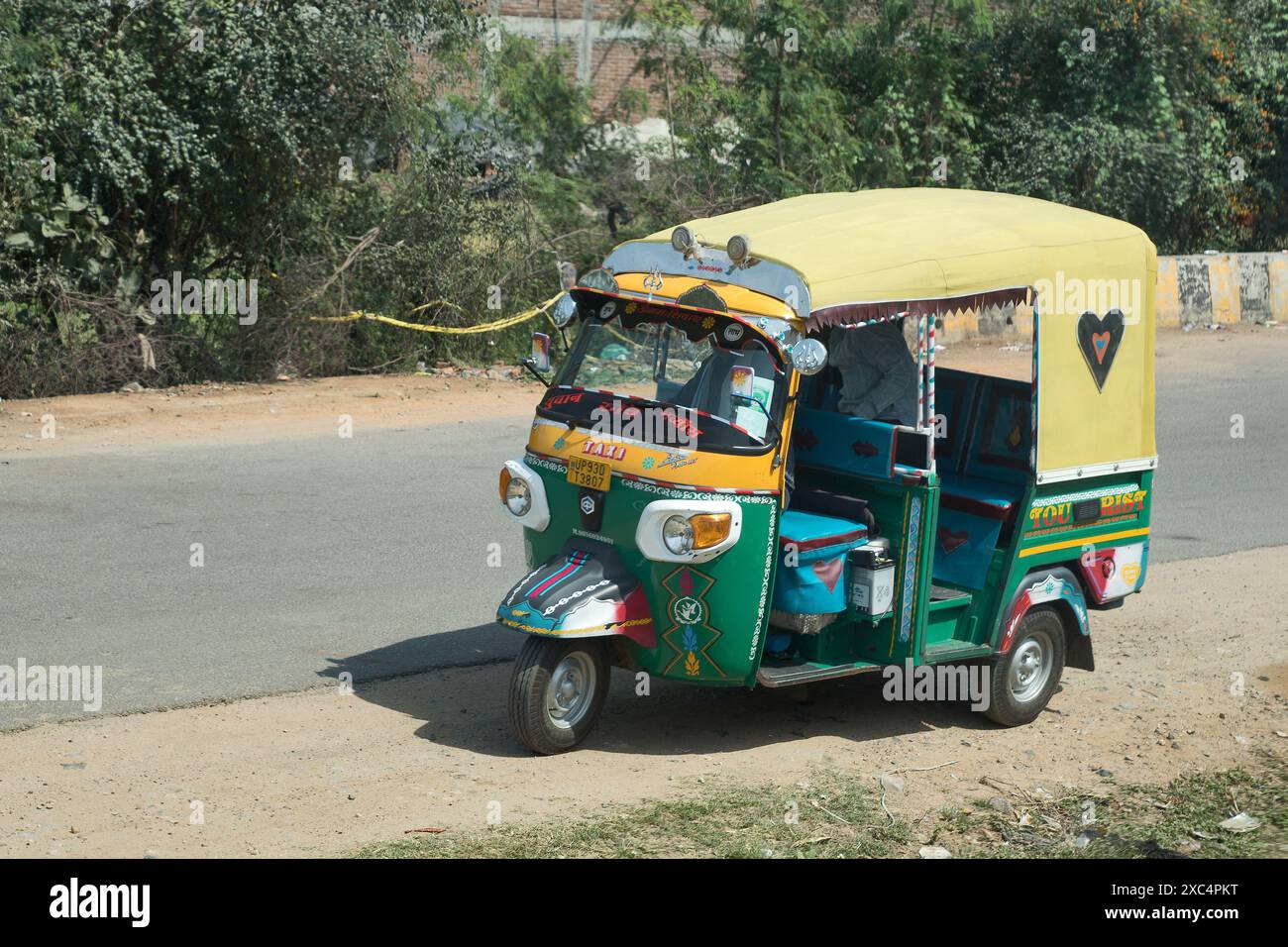 Indien: Typisches Tuktuk. Tuktuks sind sehr beliebte Transportmittel in indien Stockfoto