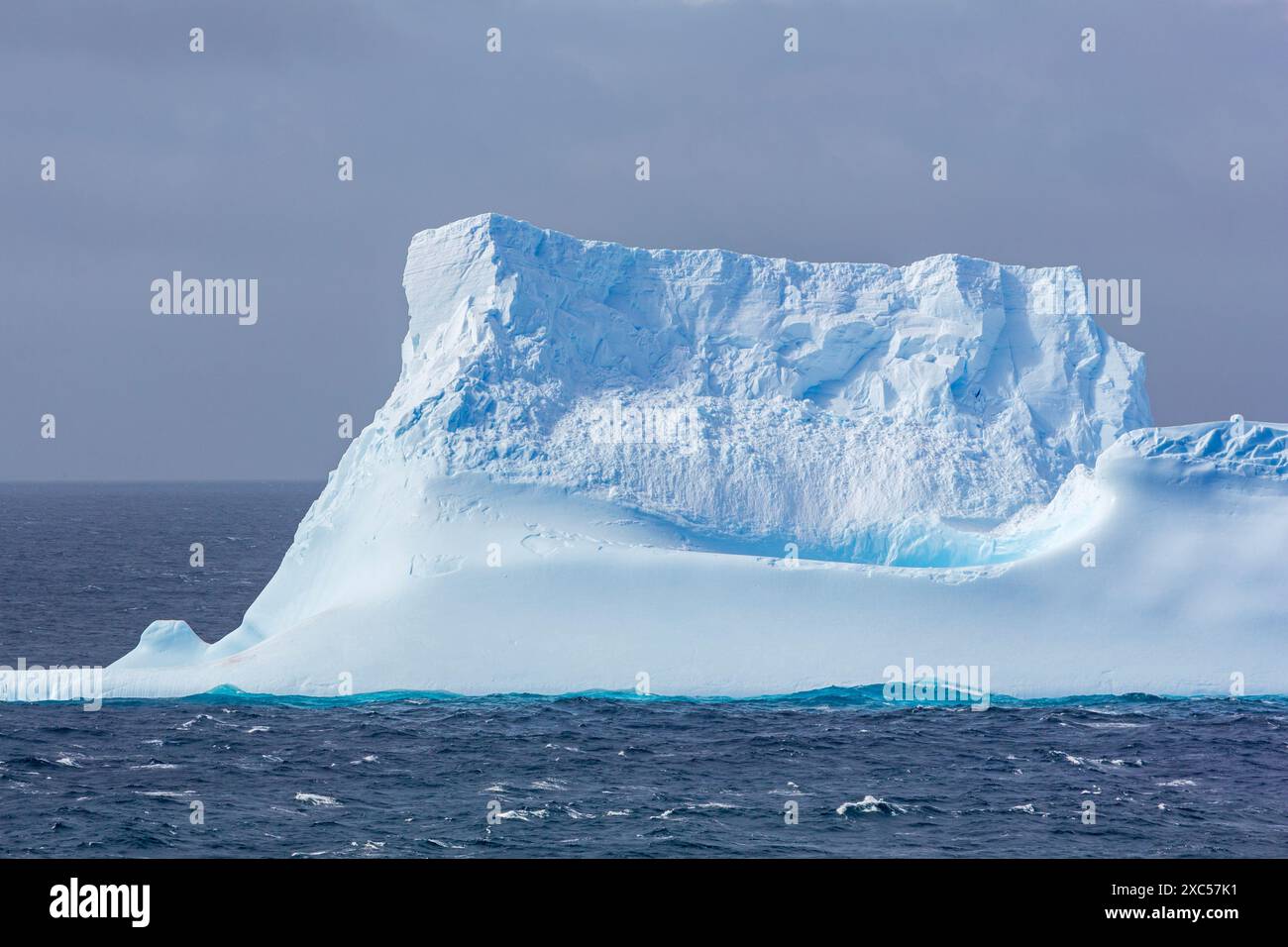 Eisberg vor Deception Island, South Shetland Islands, Antarktische Halbinsel, Antarktis Stockfoto