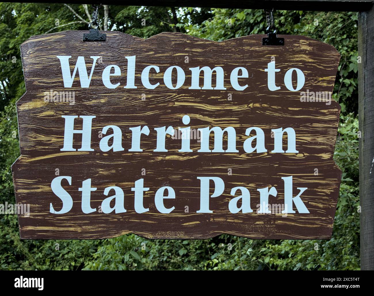 Willkommen im Harriman State Park Schild am Seven Lakes Drive am Eingang zum berühmten Wanderziel. Stockfoto