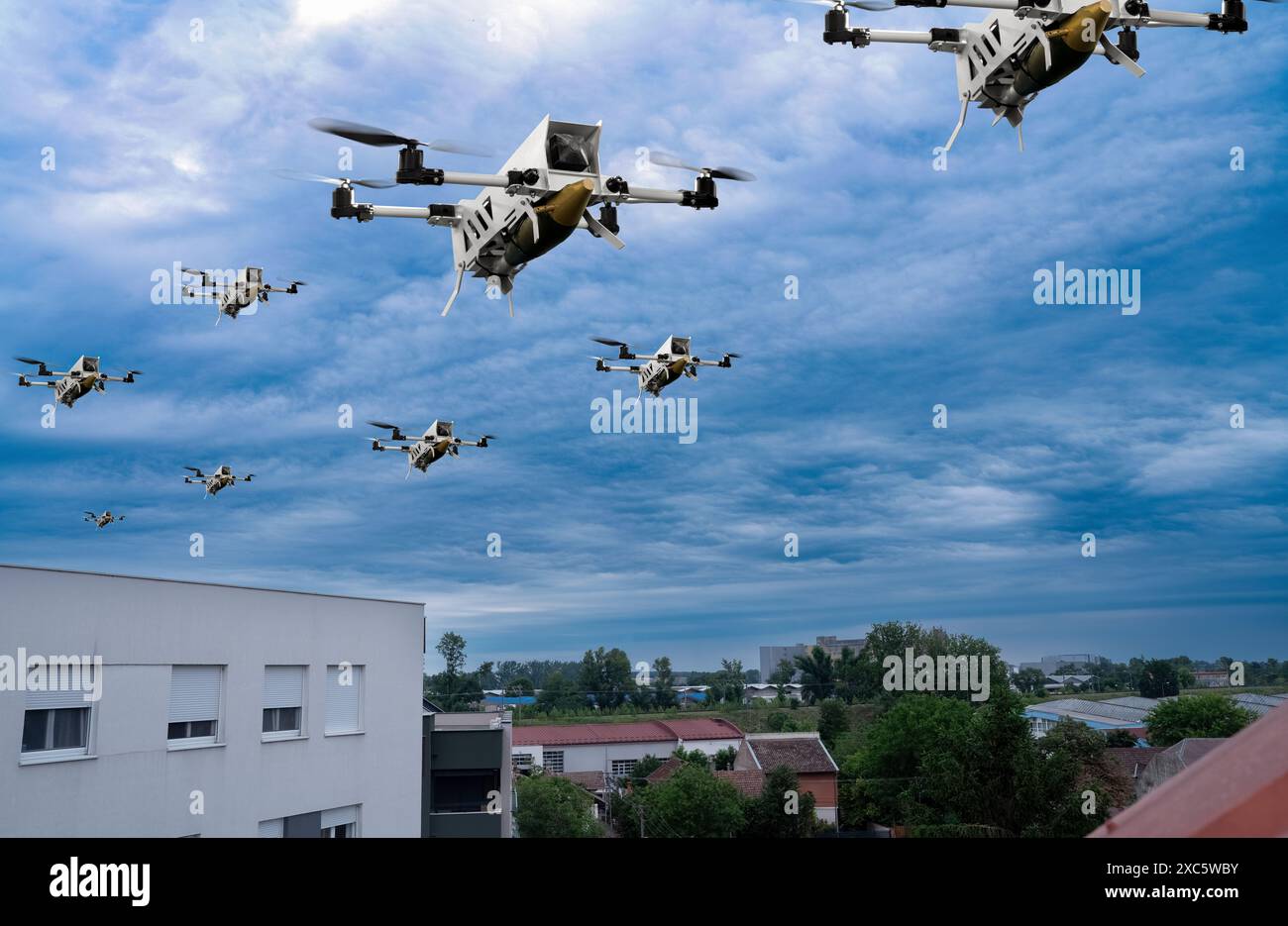 Militärdrohnen mit Luftbomben fliegen über die Stadt. Stockfoto