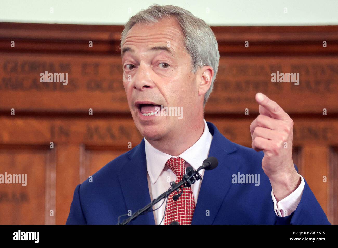 London, Großbritannien. Juni 2024. Image © lizenziert für Parsons Media. 14/06/2024. London, Vereinigtes Königreich. Pressekonferenz Der Reformpartei. Bild von Martyn Wheatley/Parsons Media Nigel Farage & Richard Tice halten eine Pressekonferenz der Reformpartei über den Übergang zwischen der Reform und der Konservativen Partei im Wellington, London. Anrede: andrew parsons/Alamy Live News Stockfoto