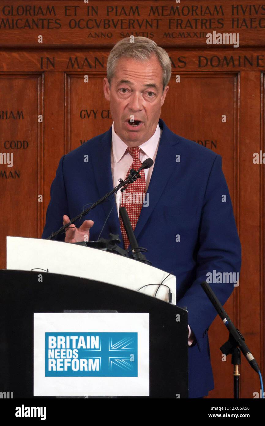 London, Großbritannien. Juni 2024. Image © lizenziert für Parsons Media. 14/06/2024. London, Vereinigtes Königreich. Pressekonferenz Der Reformpartei. Bild von Martyn Wheatley/Parsons Media Nigel Farage & Richard Tice halten eine Pressekonferenz der Reformpartei über den Übergang zwischen der Reform und der Konservativen Partei im Wellington, London. Anrede: andrew parsons/Alamy Live News Stockfoto