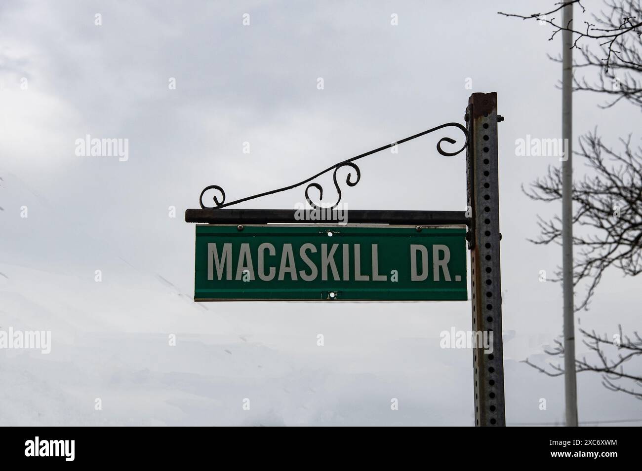 Straßenschild auf dem MacAskill Drive in der Innenstadt von St. Peter's, Nova Scotia, Kanada Stockfoto