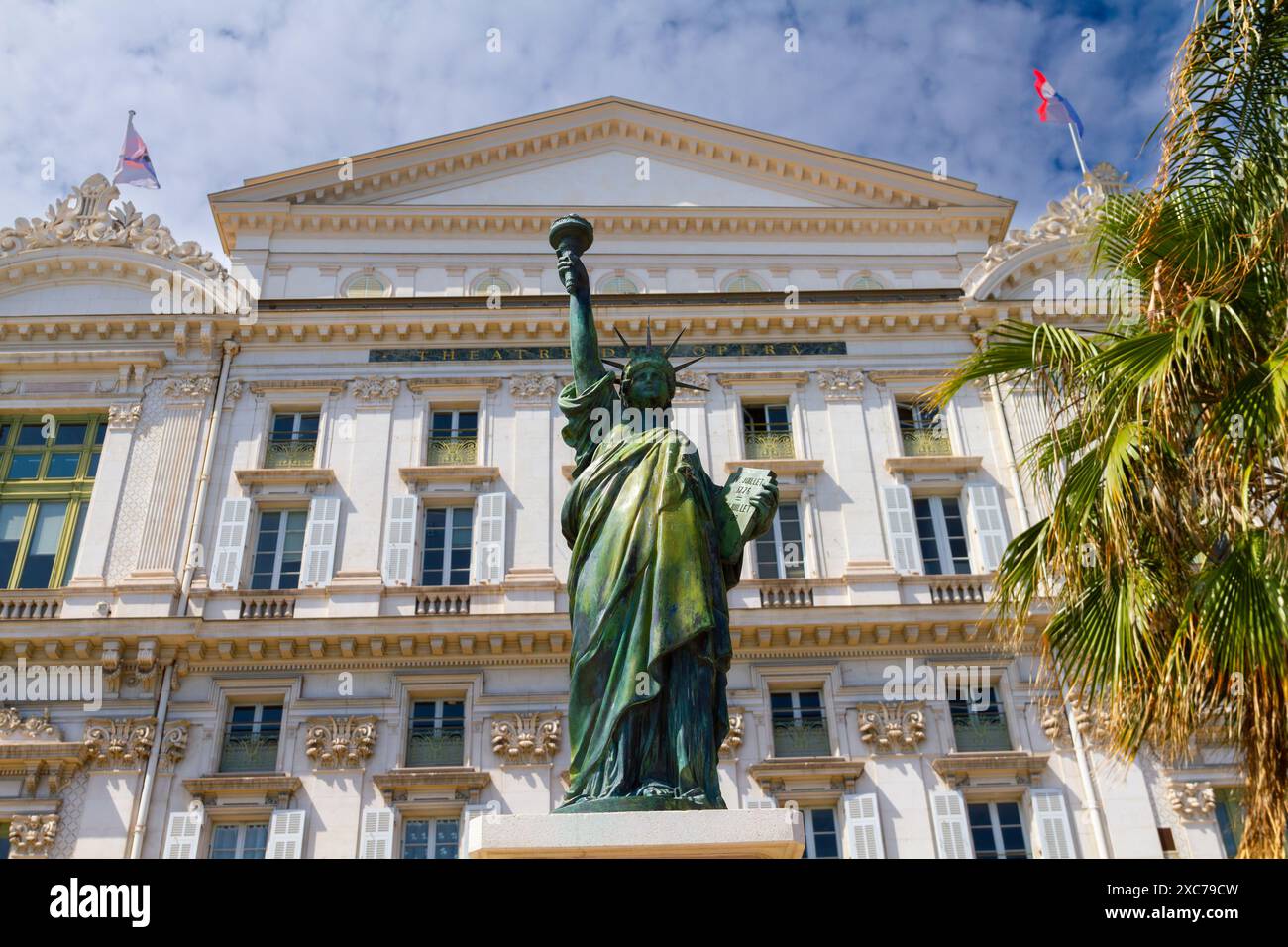 Freiheitsstatue Kopie Miniatur vor der Oper in Nizza, Frankreich Stockfoto