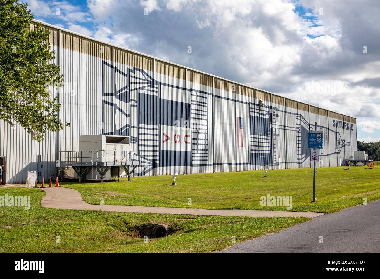 Houston, USA - 22. Oktober 2023: hall mit Saturn-5-Rakete im Johnson Space Center. Stockfoto