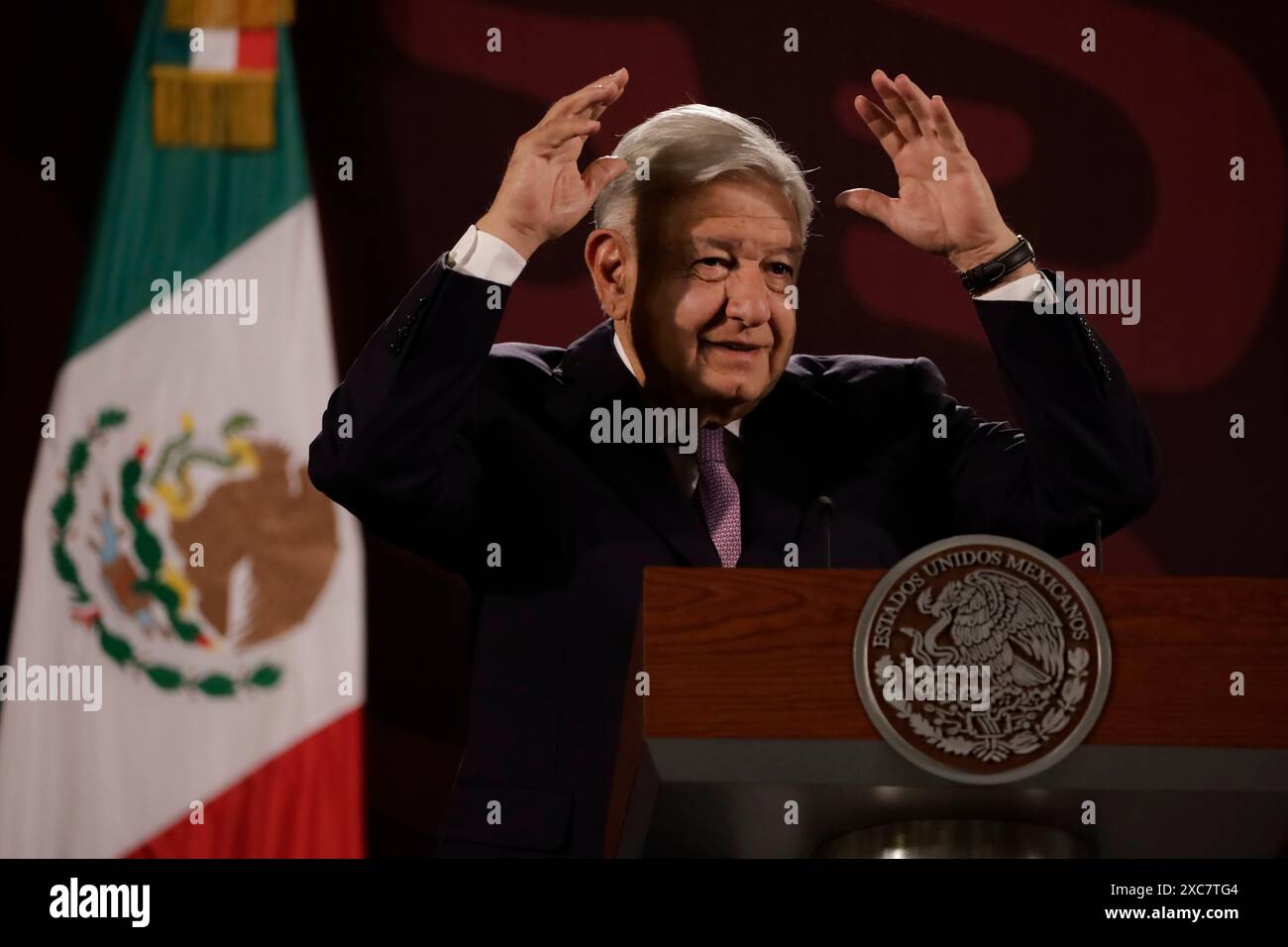 Der scheidende mexikanische Präsident Andres Manuel Lopez Obrador spricht über die Tatsache, dass die Justizreform darauf abzielt, der organisierten Kriminalität während einer Briefing-Konferenz im National Palace die Macht zu nehmen. Lopez Obrador gibt bekannt, dass es seine letzte Pressekonferenz sein wird. (Kreditbild: © Luis Barron/OKULARIS Via ZUMA Press Wire) NUR REDAKTIONELLE VERWENDUNG! Nicht für kommerzielle ZWECKE! Stockfoto