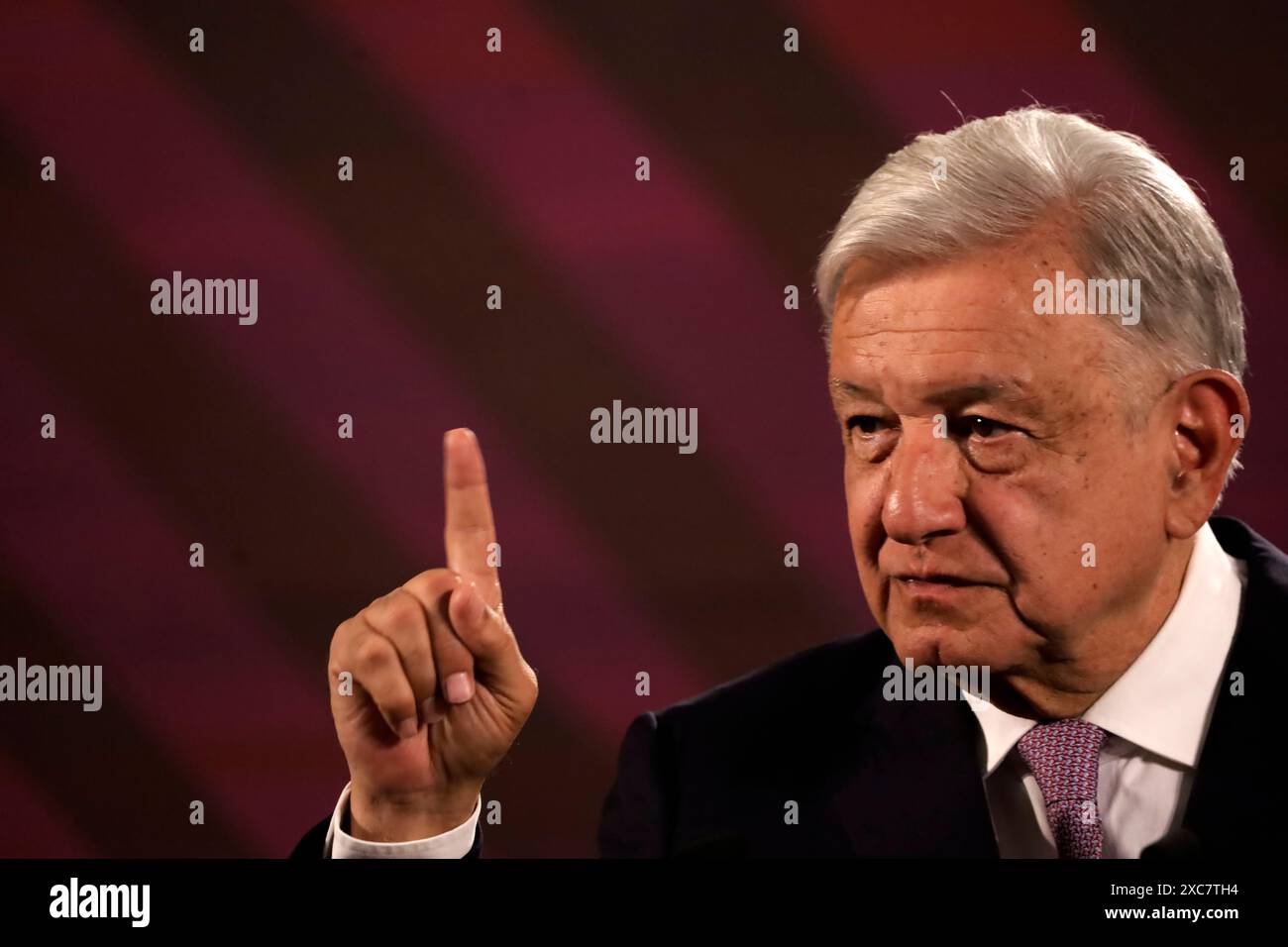 Der scheidende mexikanische Präsident Andres Manuel Lopez Obrador spricht über die Tatsache, dass die Justizreform darauf abzielt, der organisierten Kriminalität während einer Briefing-Konferenz im National Palace die Macht zu nehmen. Lopez Obrador gibt bekannt, dass es seine letzte Pressekonferenz sein wird. (Kreditbild: © Luis Barron/OKULARIS Via ZUMA Press Wire) NUR REDAKTIONELLE VERWENDUNG! Nicht für kommerzielle ZWECKE! Stockfoto