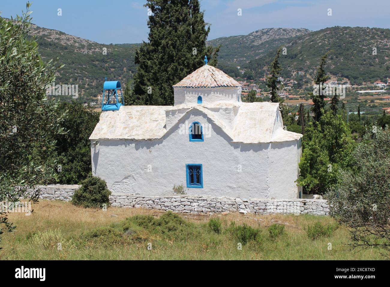 Kirche Aghia Triadha in der Nähe des Heiligen Klosters von Agia Zoni, Samos, Griechenland Stockfoto