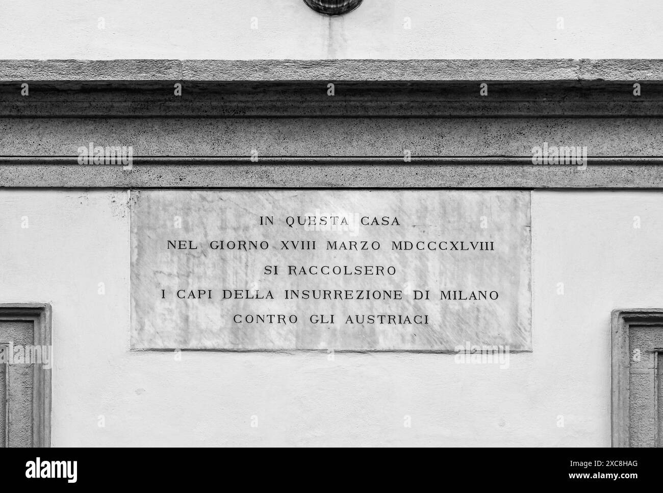 Gedenktafel auf dem Palazzo Vidiserti Dozzio, die hier Zuflucht fand vor den Anführern der Revolte der fünf Tage von Mailand im Jahr 1848, Mailand, Italien Stockfoto