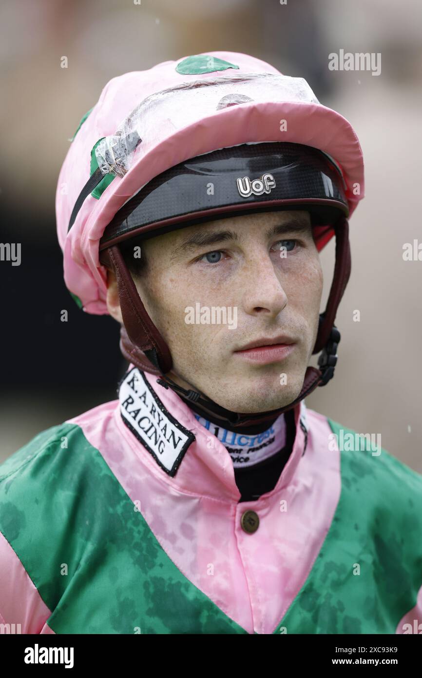 Jockey Rowan Scott während der Churchill-Reifen als Unterstützung für Macmillan Sprint Handicap auf der York Racecourse. Bilddatum: Samstag, 15. Juni 2024. Stockfoto