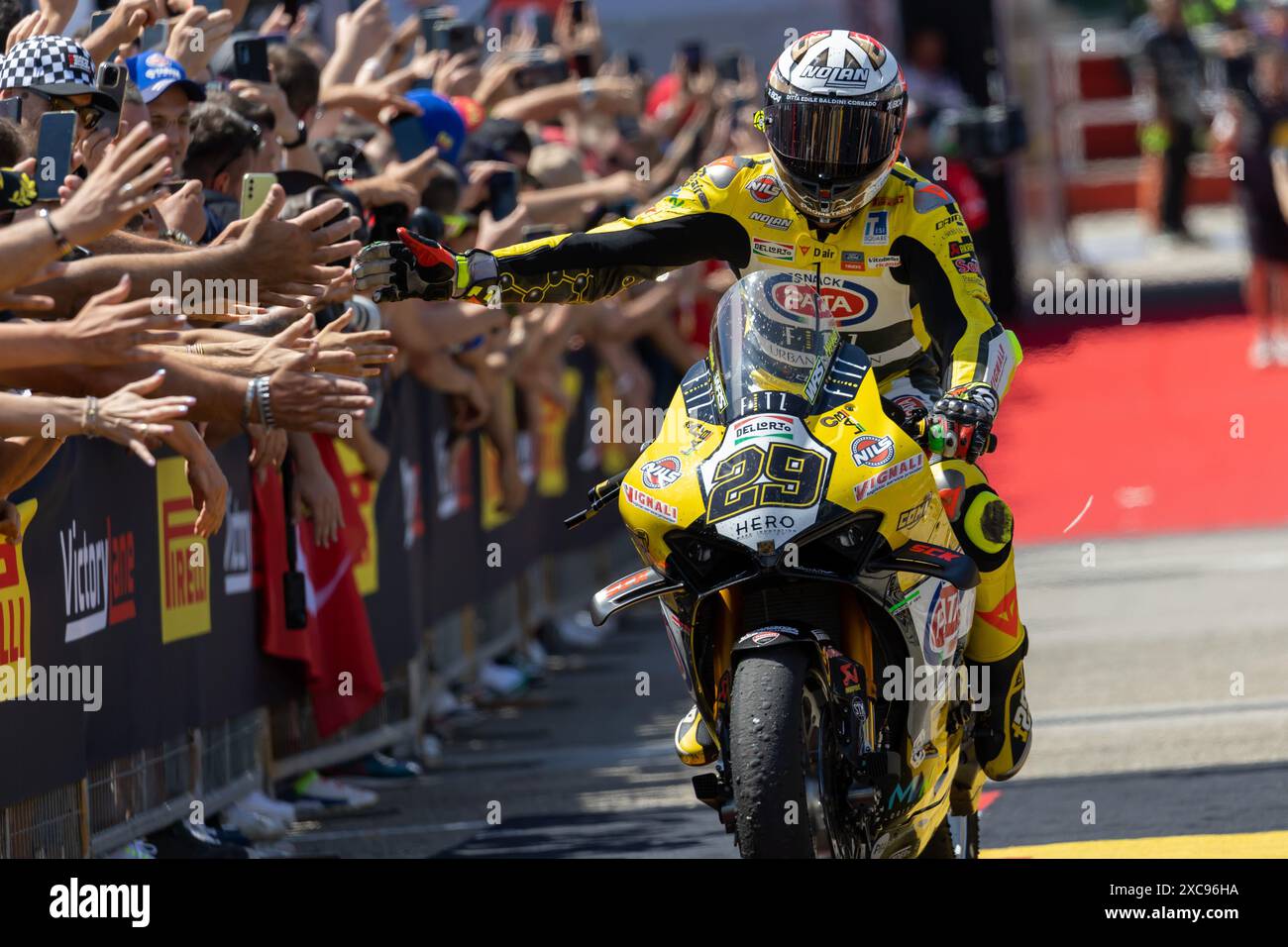 Misano, Italien. Juni 2024. Andrea Iannone (ITA) Ducati Panigale V4R, Team Go Eleven während der FIM Superbike World Championship Pirelli Emilia-Romagna Round auf Misano World Circuit, Misano Adriatico, Italien am 15. Juni 2024 während SBK - SuperPole und Rennen 1 Pirelli Emilia-Romagna Round, World Superbike - SBK Rennen in Misano, Italien, 15. Juni 2024 Credit: Unabhängige Fotoagentur/Alamy Live News Stockfoto