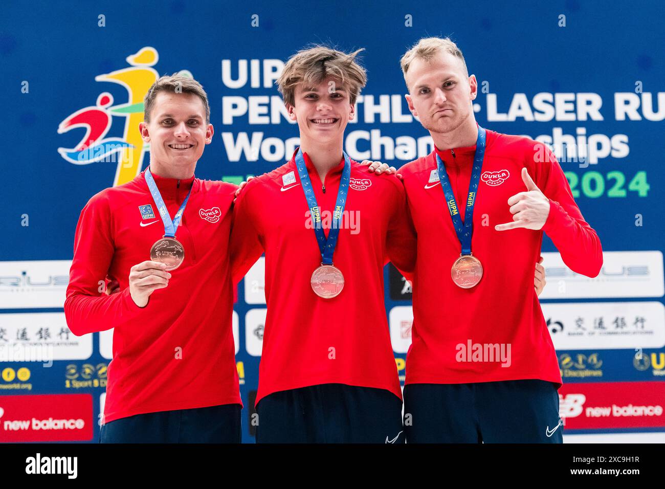 Martin Vlach, Matej Lukes und Marek Grycz gewannen Bronzemedaillen bei den Modern Pentathlon World Championships in Zhengzhou Stockfoto
