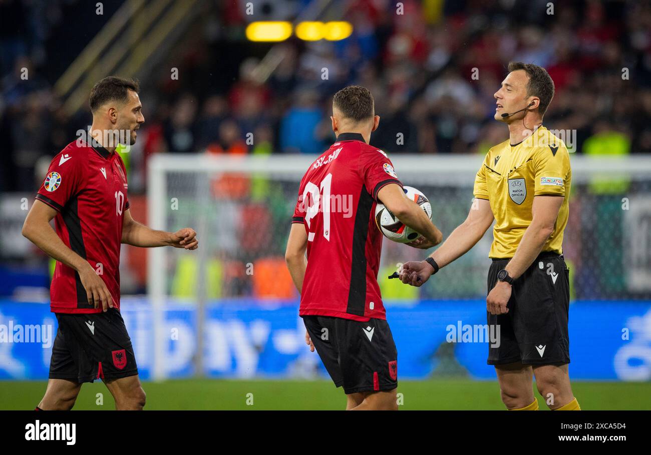 Dortmund, Deutschland. Juni 2024. Schiedsrichter Felix Zwayer (DE) Italien - Albanien Italien - Albanien 15.06.2024 Credit: Moritz Müller/Alamy Live News Stockfoto