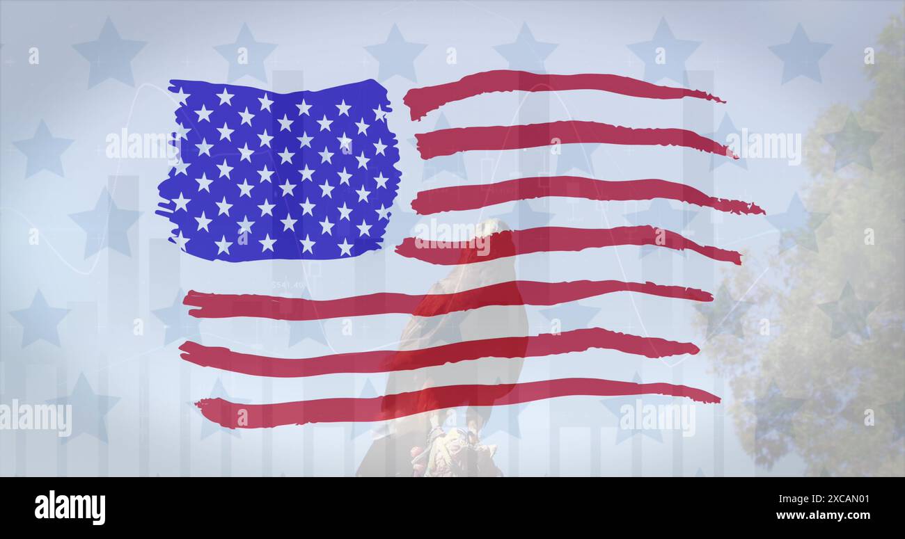 Muster mit amerikanischer Flagge und mehrere Sterne gegen Adler auf einem Ast Stockfoto