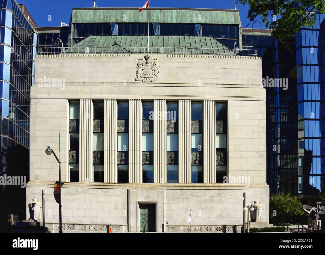 Ottawa, Kanada – 15. Juni 2024: Das Gebäude der Bank of Canada in der Wellington Street. Die Bank of Canada ist eine Crown Corporation und Kanadas Zentralbank Stockfoto