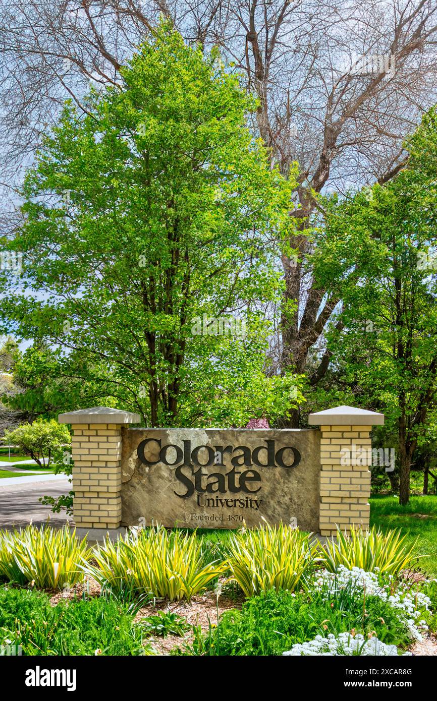 FORT COLLINS, CO, USA - 12. MAI 2024: Eingangswand zur Colorado State University. Stockfoto