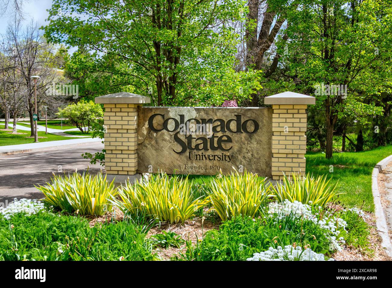 FORT COLLINS, CO, USA - 12. MAI 2024: Eingangswand zur Colorado State University. Stockfoto