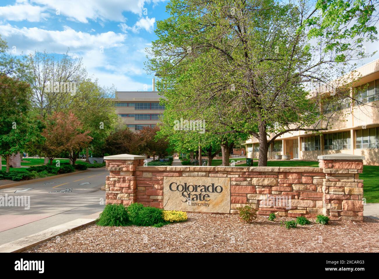 FORT COLLINS, CO, USA - 13. MAI 2024: Eingangswand an der Colorado State University. Stockfoto