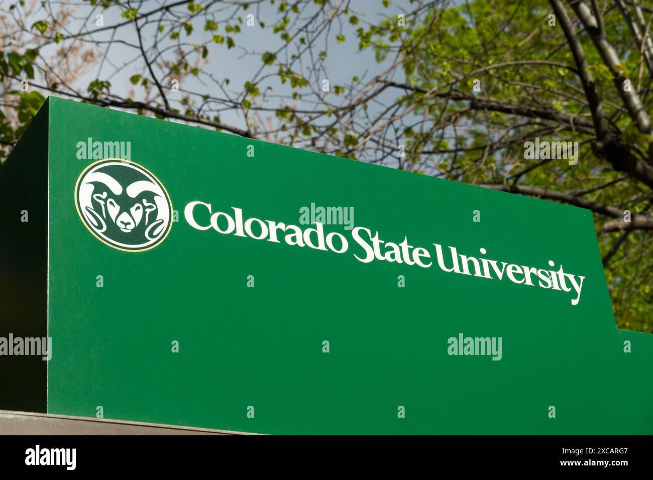 FORT COLLINS, CO, USA - 13. MAI 2024: Eingangswand an der Colorado State University. Stockfoto