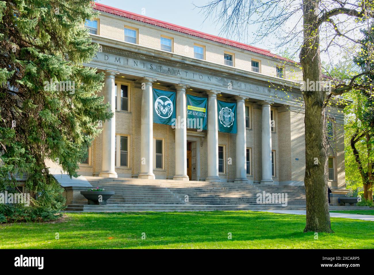 FORT COLLINS, CO, USA - 13. MAI 2024: Verwaltungsgebäude an der Colorado State University. Stockfoto
