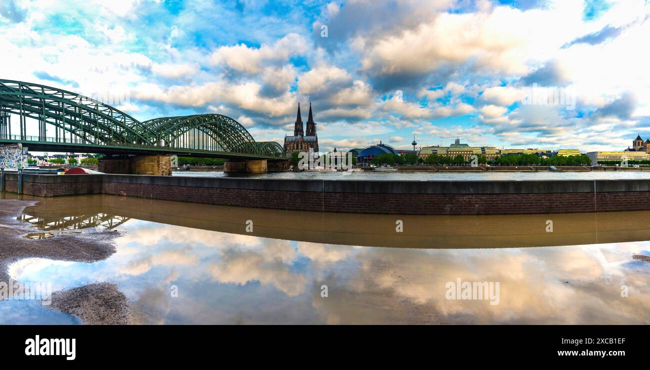 Hohenzollernbrücke, Kölner Dom, Hauptbahnhof und Musical Dome, Köln, Nordrhein-Westfalen, Deutschland Stockfoto