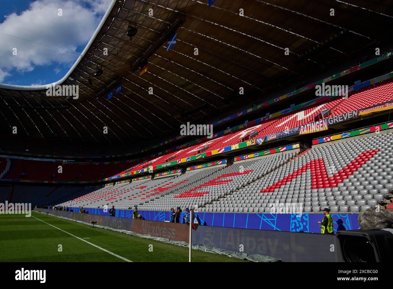 Allianz Arena im Gruppenspiel DEUTSCHLAND - SCHOTTLAND 5-1 der UEFA-Europameisterschaften 2024 am 14. Juni 2024 in München. Fotograf: Peter Schatz Stockfoto