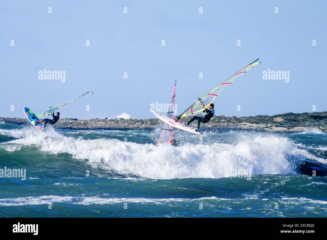 Windsurfen vor der Küste - Modality Wave-, es Carbo, Santanyi, migjorn, Mallorca, balearen, Spanien Stockfoto