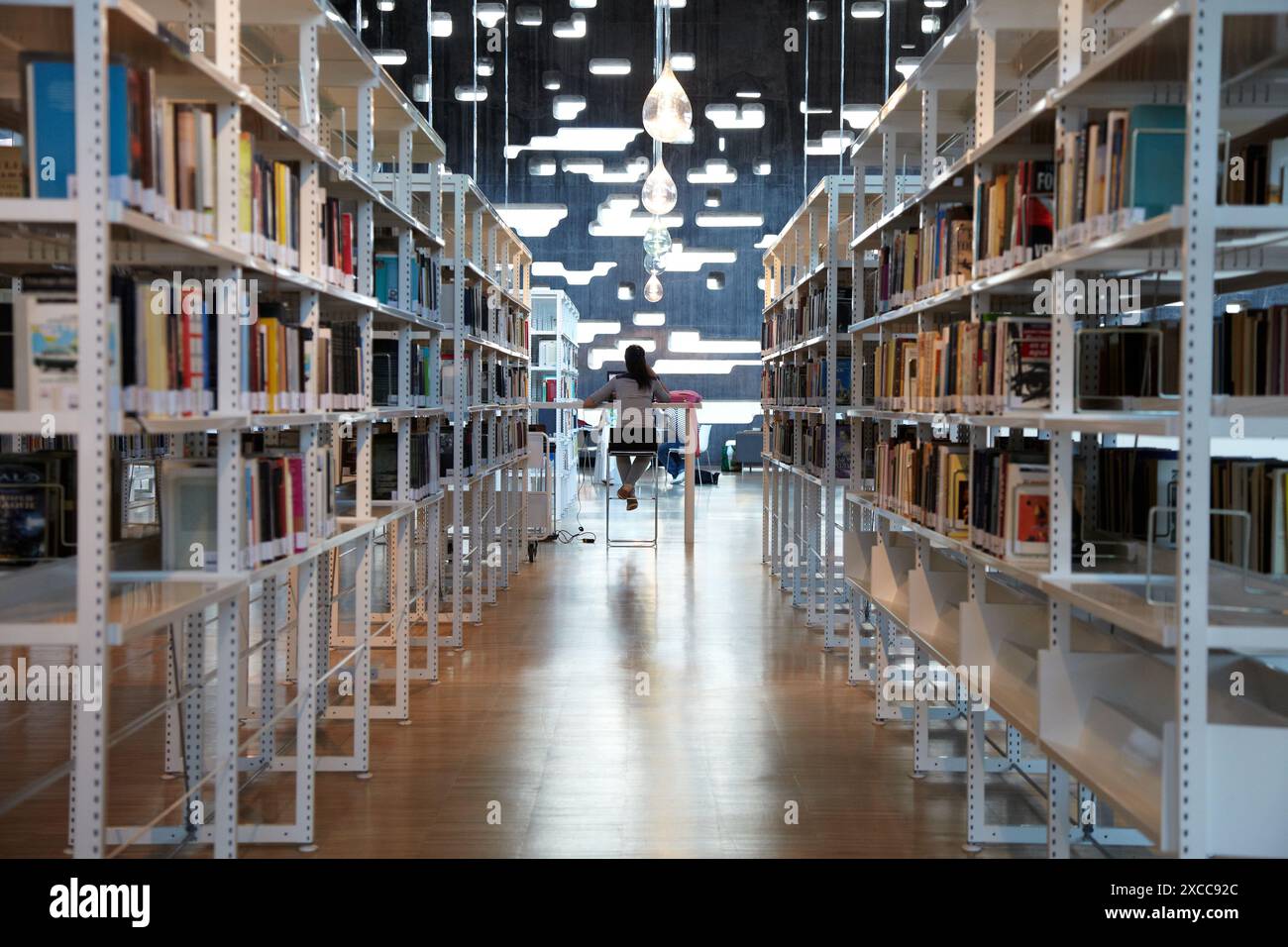 Bibliothek, Tee, Tenerife Espacio de Las Artes, Kunstraum Teneriffa, Santa Cruz de Tenerife, Teneriffa, Kanarische Inseln, Spanien Stockfoto