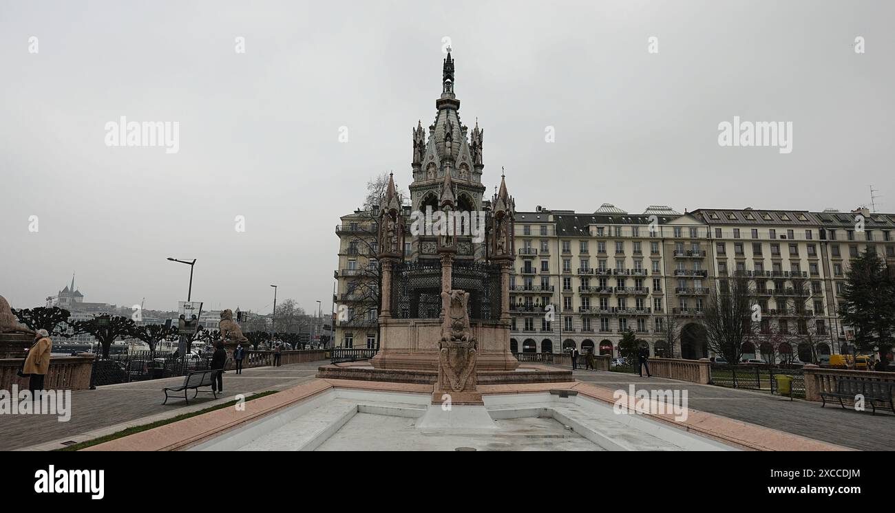 Brunswick Monument: Eine zeitlose Hommage in Genf, die Geschichte und Eleganz vor dem Hintergrund der landschaftlichen Schönheit der Schweiz verbindet. Stockfoto
