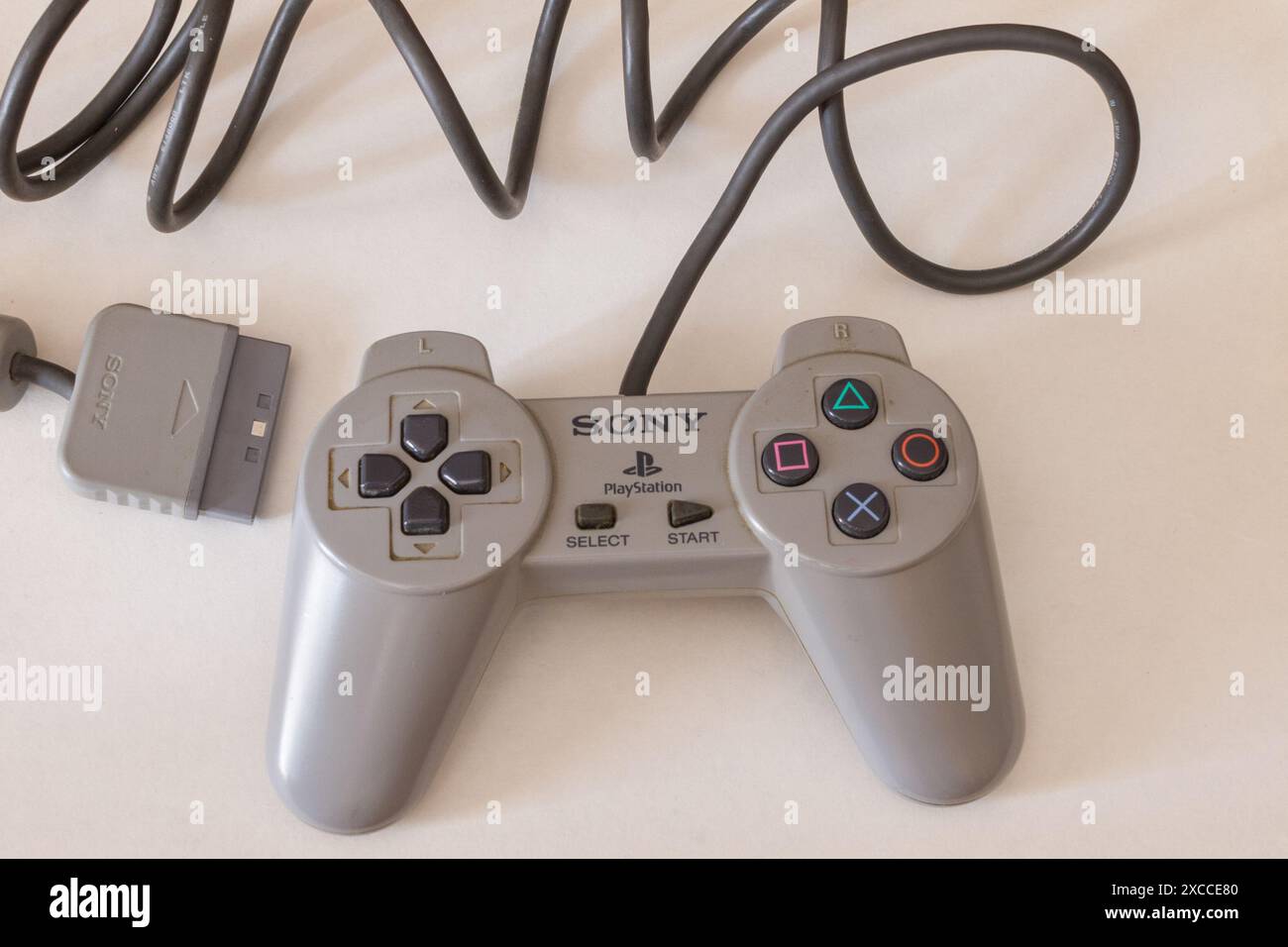 Sony PlayStation Controller aus den 1990er Jahren Stockfoto
