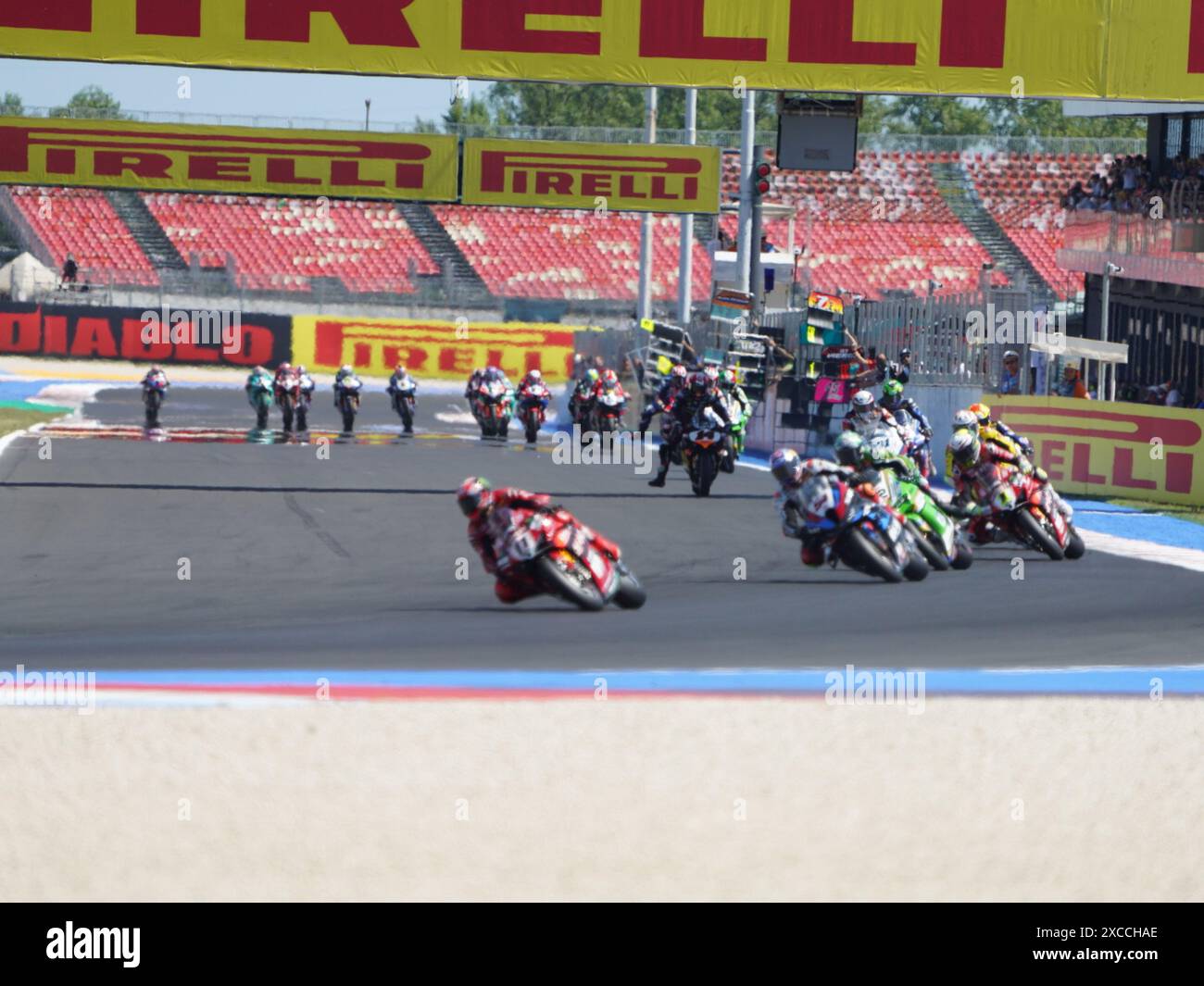 Starte Superpole während der FIM Superbike Championship – italienische Runde Welt Superbikes Pirelli Emilia-Romagna Round 14-16 Juli 2024 auf Misano Adriatico, Italien. (Foto: Fabio Averna/SIPA USA) Stockfoto