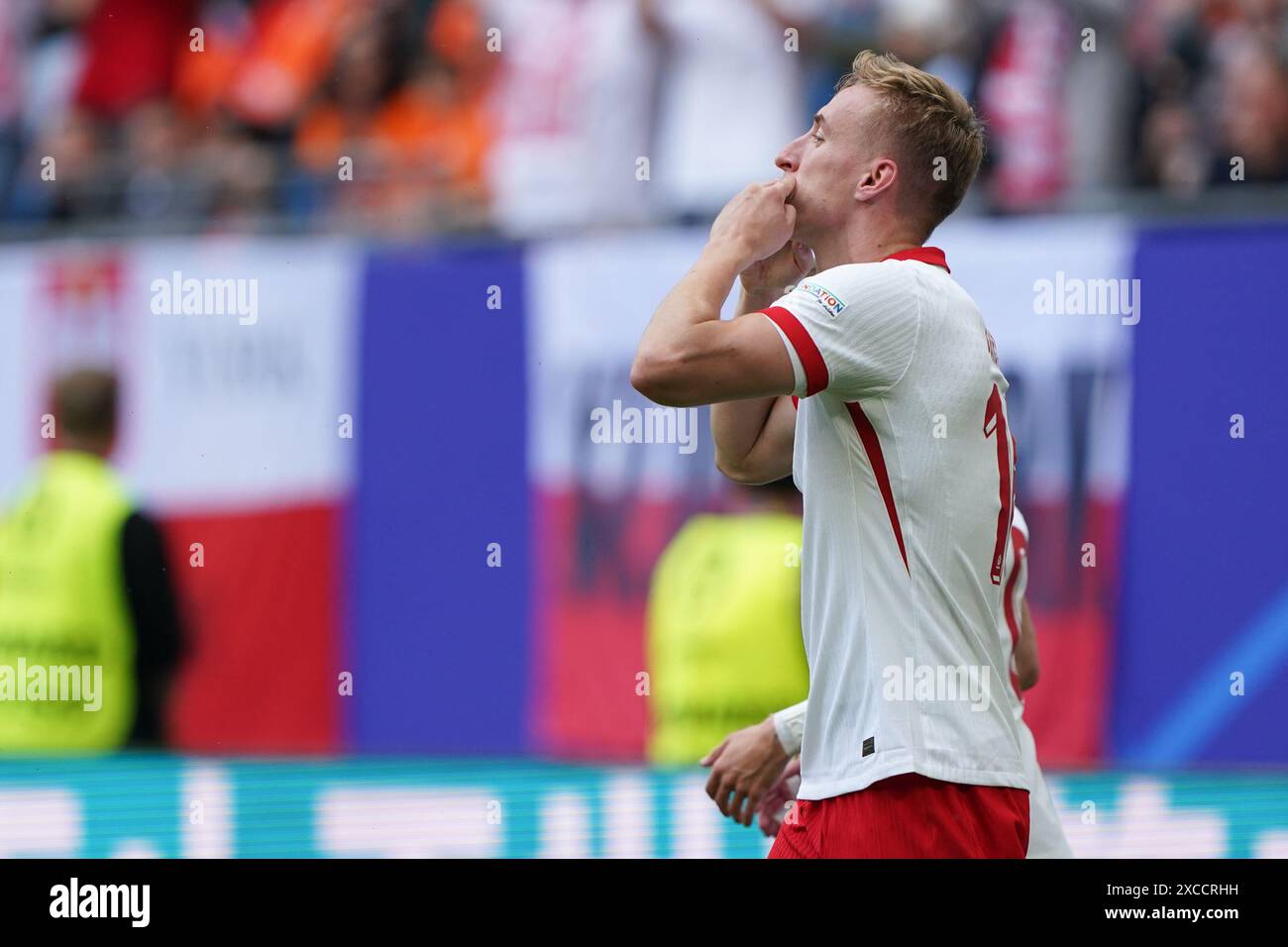 HAMBURG, DEUTSCHLAND - 16. JUNI: Adam Buksa aus Polen feiert das erste Tor beim Gruppenspiel der UEFA EURO 2024 zwischen Polen und den Niederlanden im Volksparkstadion am 16. Juni 2024 in Hamburg. (Foto: Andre Weening/Orange Pictures) Stockfoto