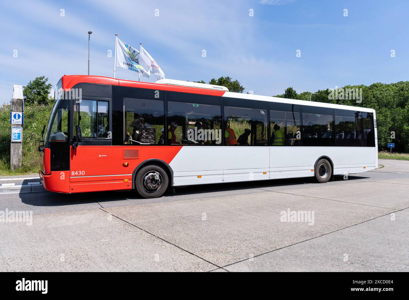 arriva VDL Botschafterin ALE-120 Fietsbus (Fahrradbus) in den Oever, Niederlande Stockfoto