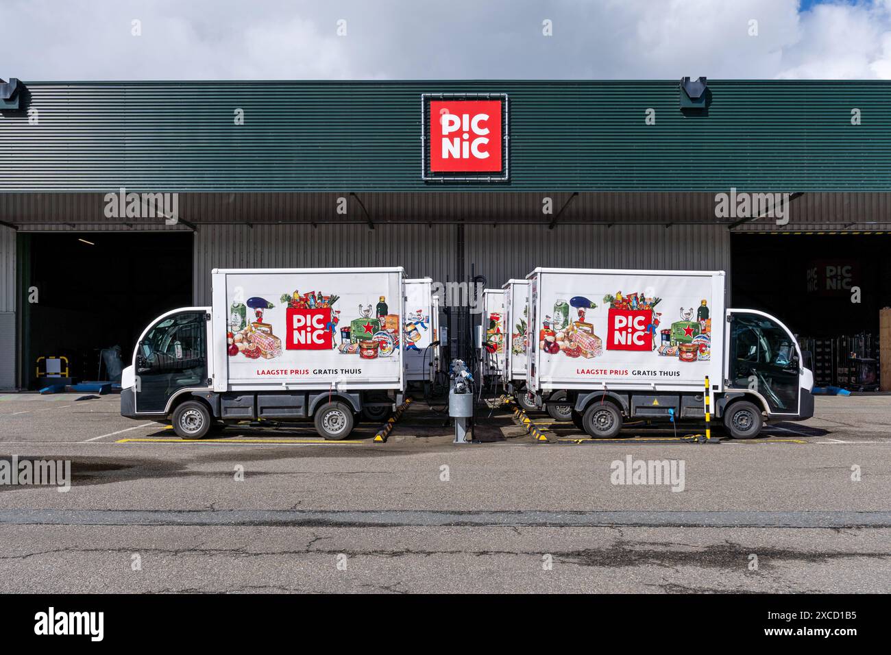 Goupil G4 Elektrofahrzeuge im Picknickzentrum Hoorn, Niederlande Stockfoto