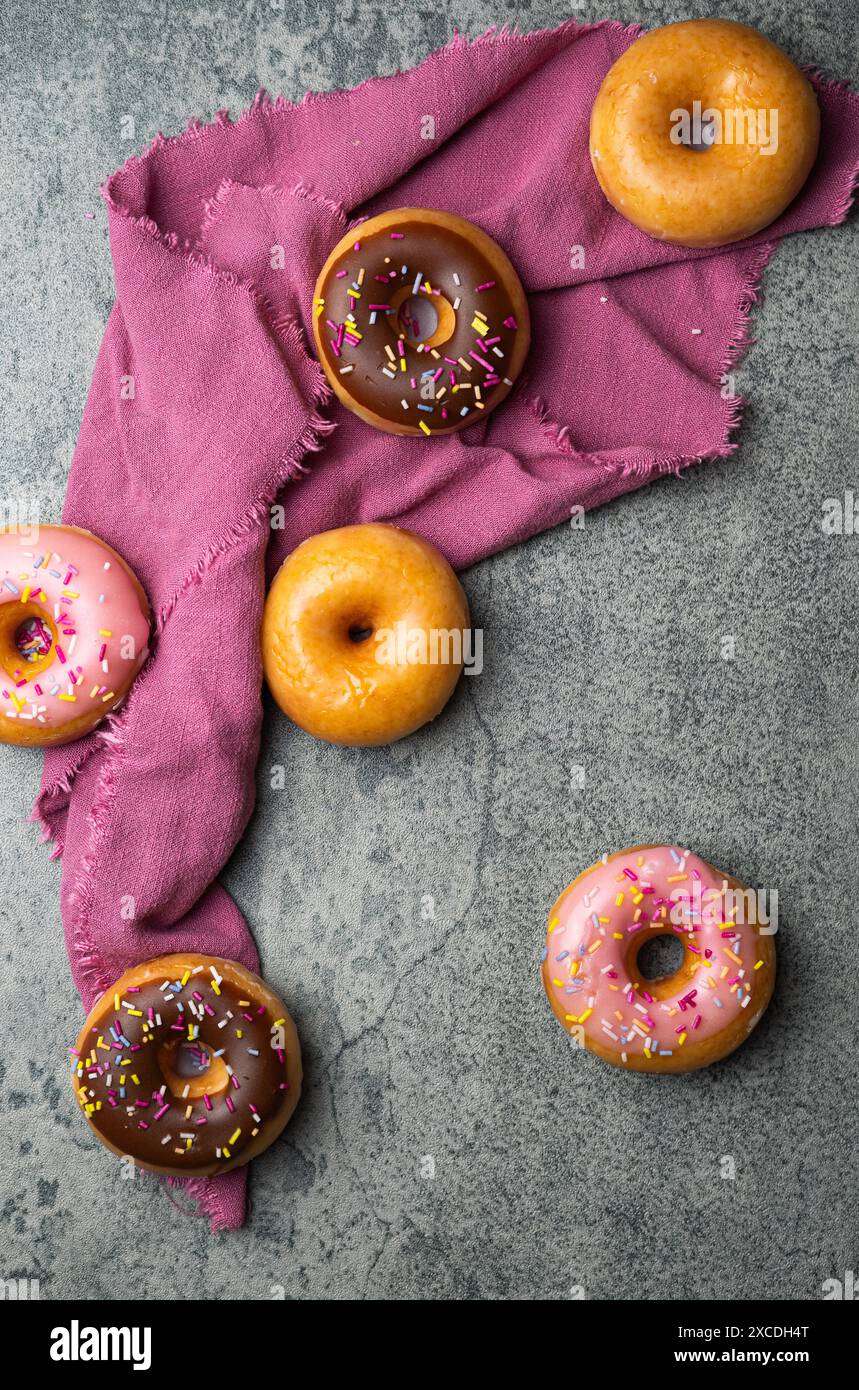 Auswahl an Mini-Donuts Stockfoto