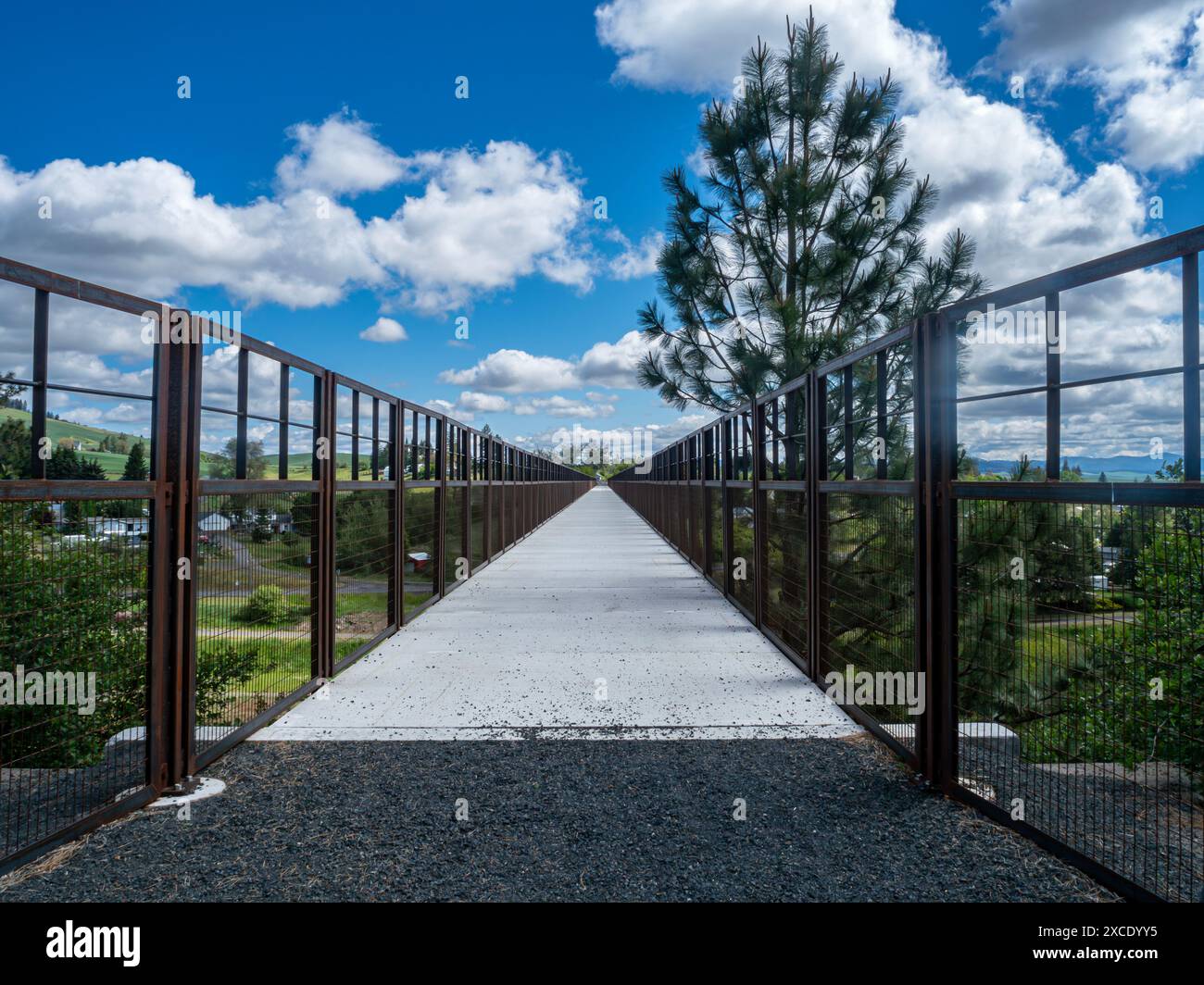 WA25435-00...WASHINGTON - Tekoa Trestle auf dem Palouse to Cascades Trail auf der alten Milwaukee Road Railroad Grade. Stockfoto