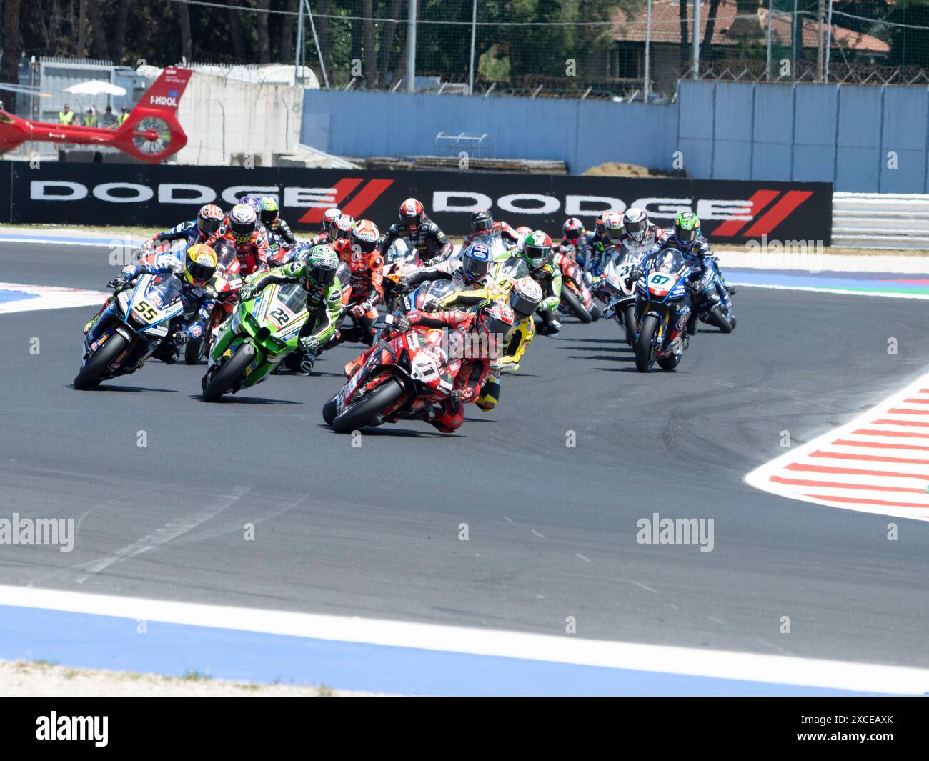 Ita. Juni 2024. Start Rennen 2 11 BULEGA Nicolo Ducati Panigale V4R, 29 IANNONE Andrea Ducati Panigale V4R, 22 LOWES Alex Kawasaki ZX-10RR, 54 RAZGATLIOGLU Toprak BMW M 1000 RR, 55 LOCATELLI Andrea Yamaha YZF R1, 01 BAUTISTA Alvaro Ducati Panigale V4R während der FIM Superbike Championship - italienische Runde Welt Superbikes Pirelli Emilia-Romagna Runde 14-16 Juli 2024 auf Misano Adriatico, Italien. (Foto: Fabio Averna/SIPA USA) Credit: SIPA USA/Alamy Live News Stockfoto