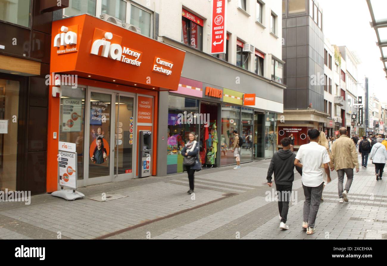 Filiale Ria Geldtransfer in der Hohen Straße. Köln Nordrhein-Westfalen *** Ria Geldtransfer Niederlassung in hohe Straße Köln Nordrhein-Westfalen Stockfoto