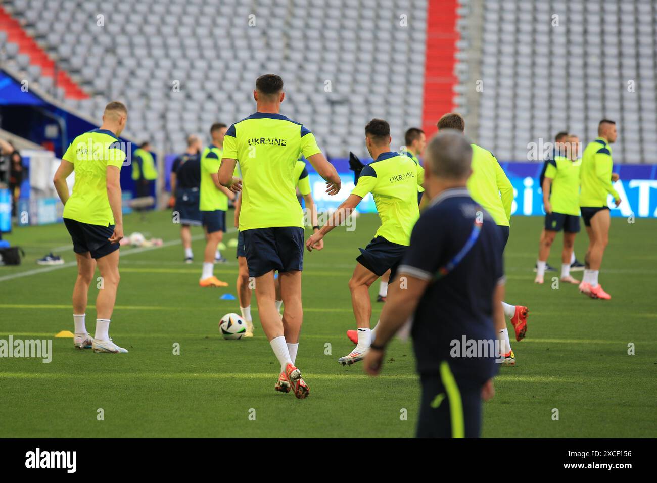 München Football Arena, München, Deutschland. Juni 2024. Euro 2024 Gruppe E Fußball, Rumänien gegen die Ukraine; die Ukraine trainiert mit Trainer Serhiy Rebrov und Viktor Tsygankov einen Tag vor dem Spiel. Beschreibung: Action Plus Sports/Alamy Live News Stockfoto