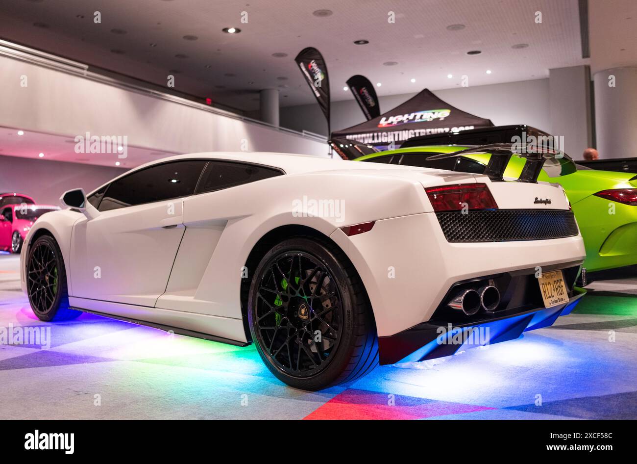 New York City, USA - 27. März 2024: Lamborghini Gallardo LP560-4 Sportwagen auf der New York International Auto Show, seltene Ansicht Stockfoto