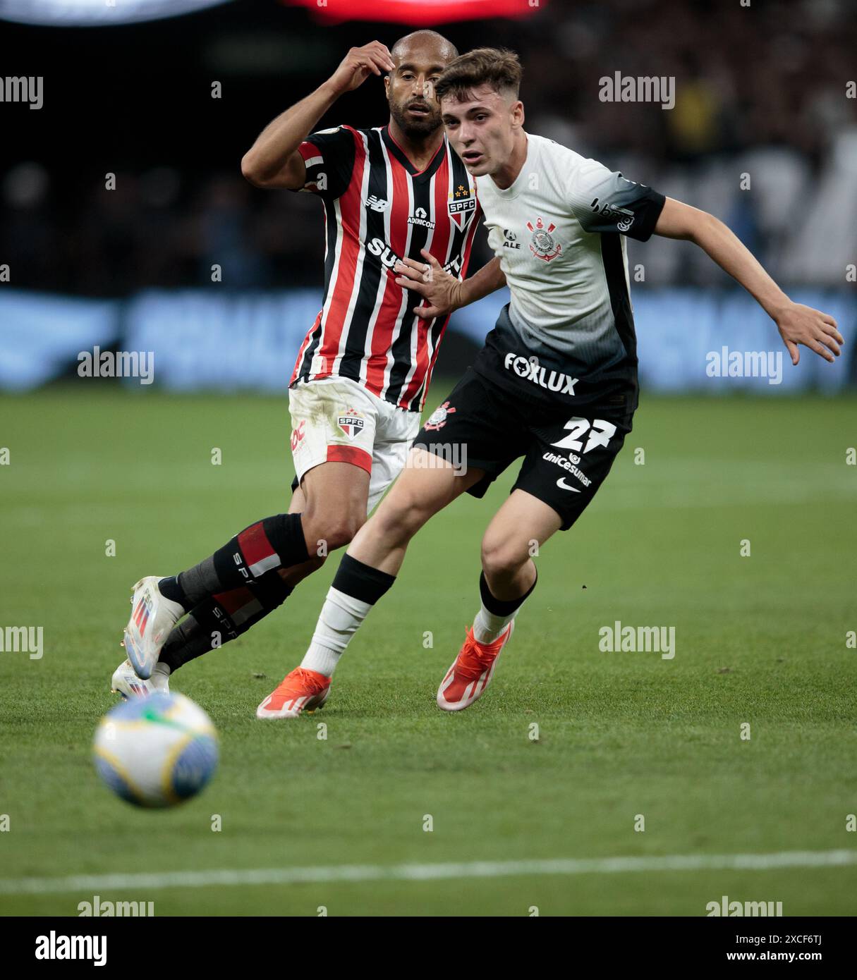 São Paulo (SP), Brasilien, 16. Juni 2024 - Fußball/brasilianische Meisterschaft 2024 - Spieler Lucas aus São Paulo, während des Spiels zwischen Corinthians und São Paulo, gültig für die neunte Runde der brasilianischen Meisterschaft 2024, die am Nachmittag dieses Sonntags (16) in der Neo Química Arena ausgetragen wurde. Quelle: Vilmar Bannach/Alamy Live News Stockfoto