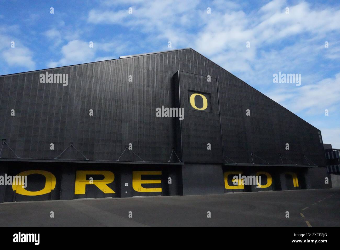 Die Moshofsky Indoor Football-Anlage auf dem Campus der University of Oregon, Freitag, den 24. Mai 2024, in Eugene, Erz. Stockfoto