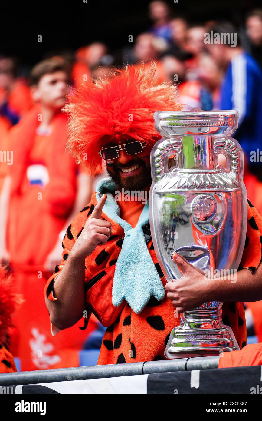 Fan von Niederlande mit EM Pokal GER, Polen gegen Niederlande, Fussball Europameisterschaft, UEFA Euro 2024, Spieltag 1, 16.06.2024 Foto: Eibner-Pressefoto/Marcel von Fehrn Stockfoto