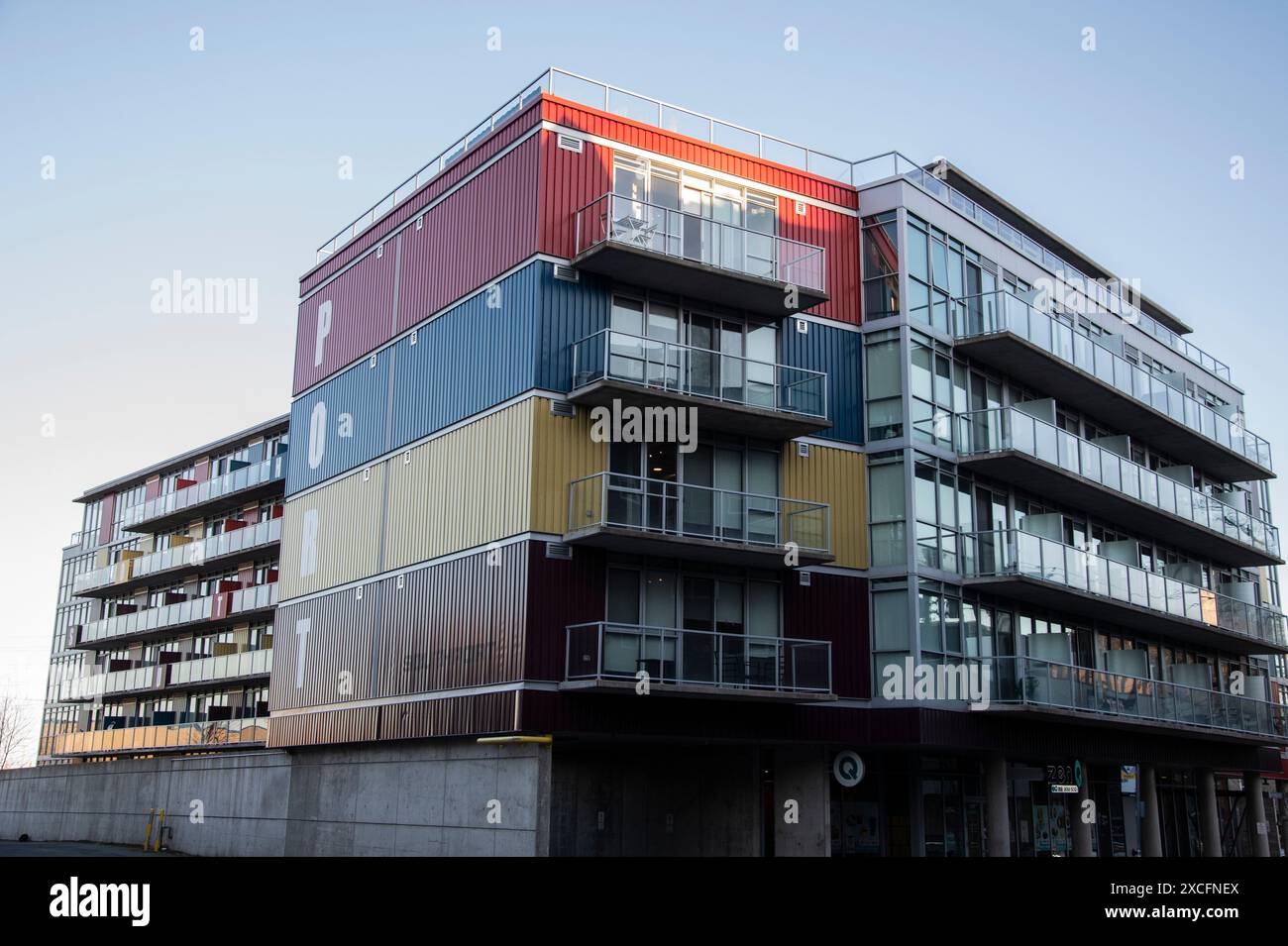 Southport Apartmentgebäude ähnelt Schiffscontainern an der Barrington Street in Halifax, Nova Scotia, Kanada Stockfoto