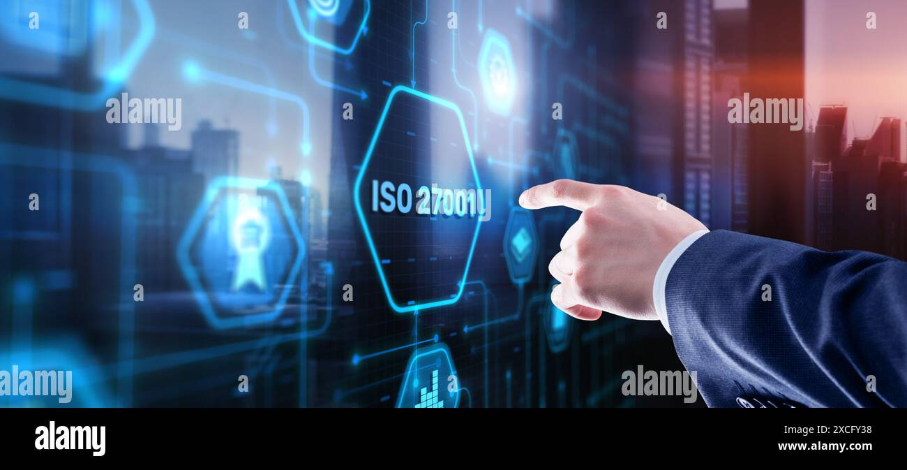 ISO-Norm-Zertifizierung Standardisierung Qualitätskontrollkonzept auf virtuellem Bildschirm. Stockfoto