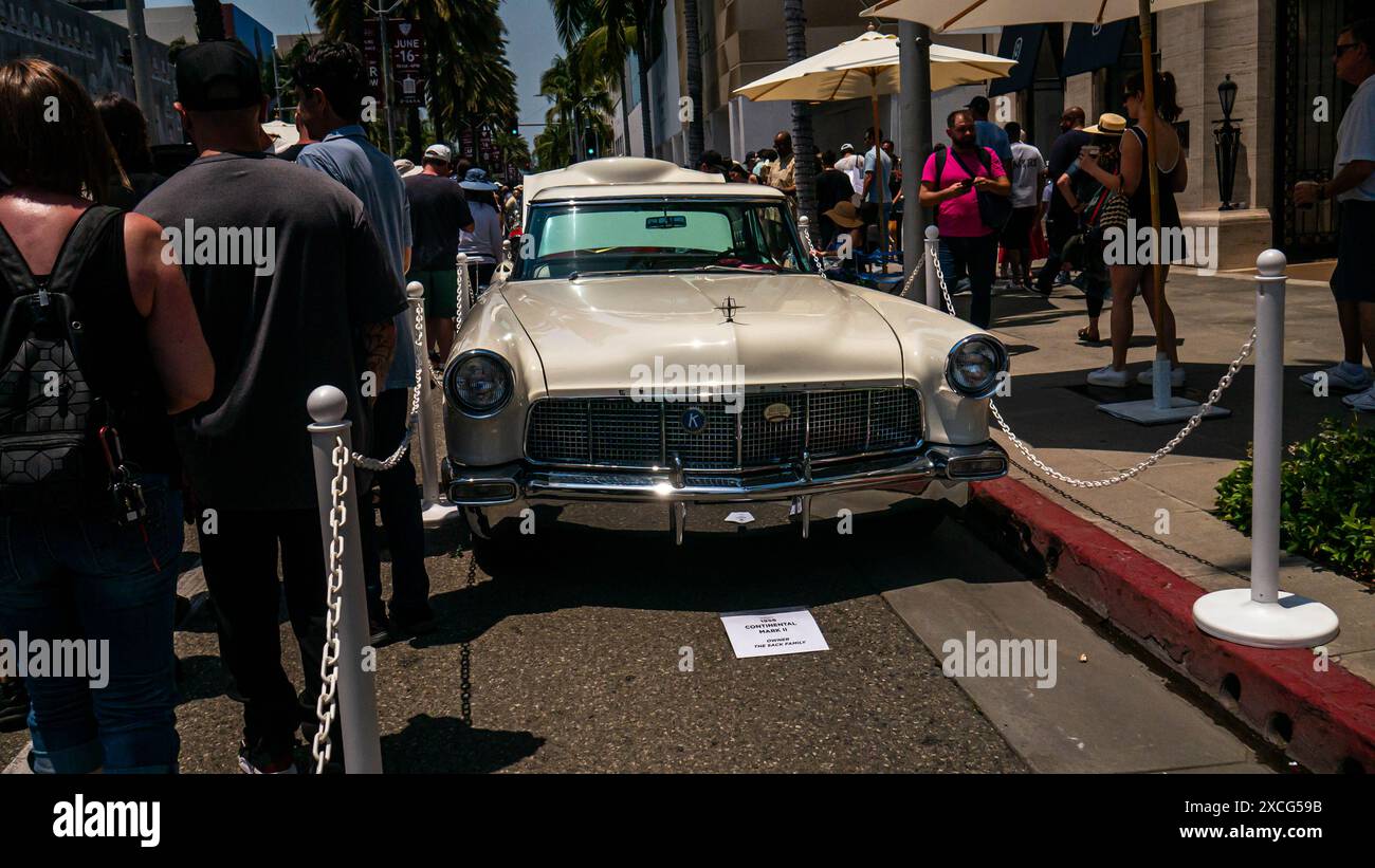 Los Angeles, USA. Juni 2024. 1956 Continental Mark II. Oldtimer auf dem Rodeo Drive Concours d'Elegance. Quelle: Stu Gray/Alamy Live News. Stockfoto