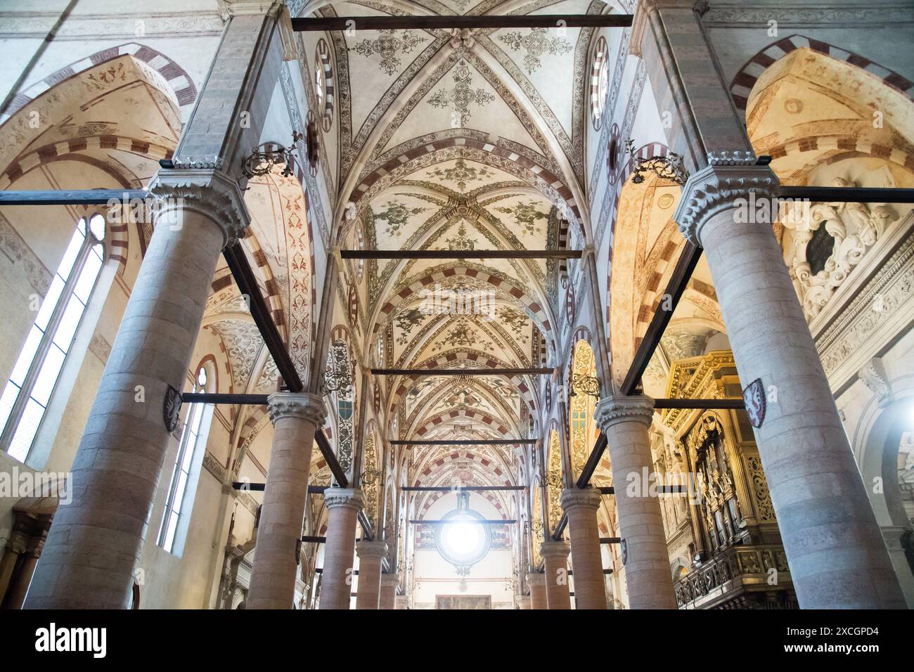 Gotische Basilika di Santa Anastasia (Basilika Saint Anastasia), die im XIII. Bis XV. Jahrhundert im historischen Zentrum von Verona, Provinz Verona, Veneto, IT erbaut wurde Stockfoto